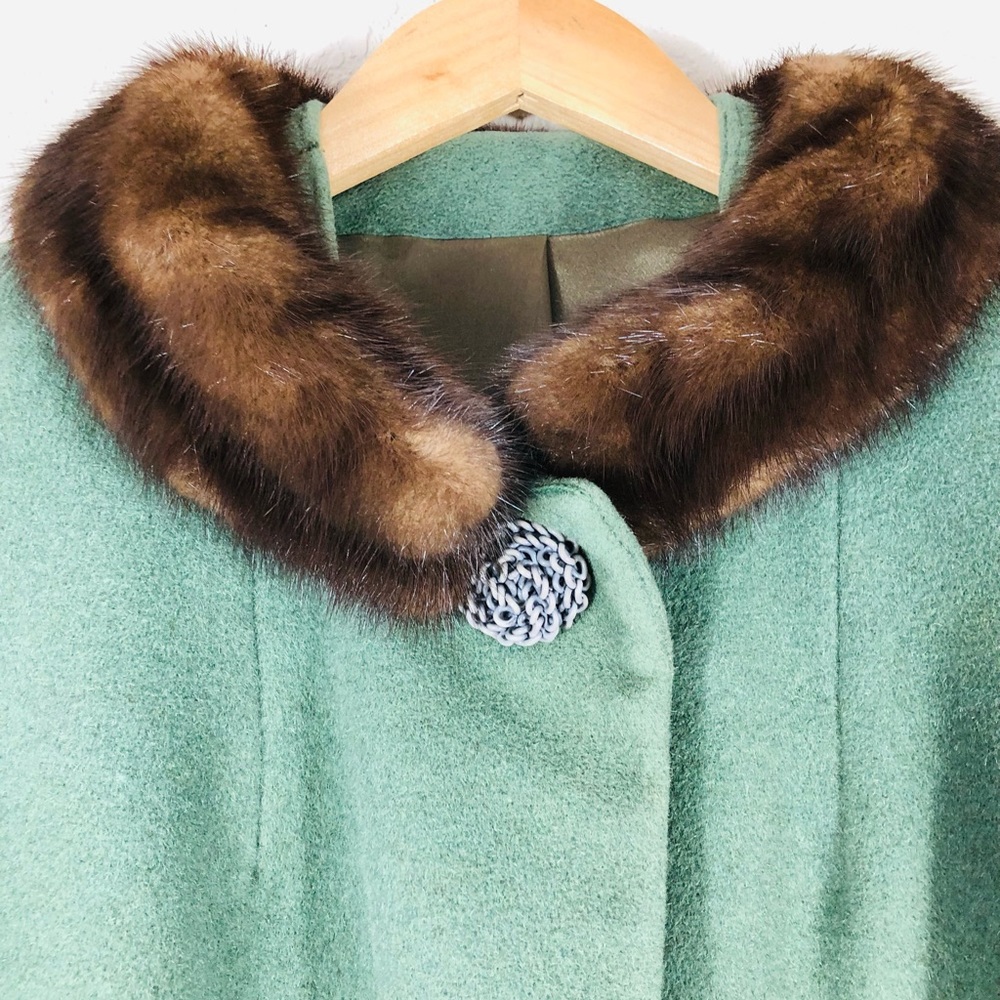 Vintage Fur Collar Car Coat Loomed in California - Picture 4 of 16